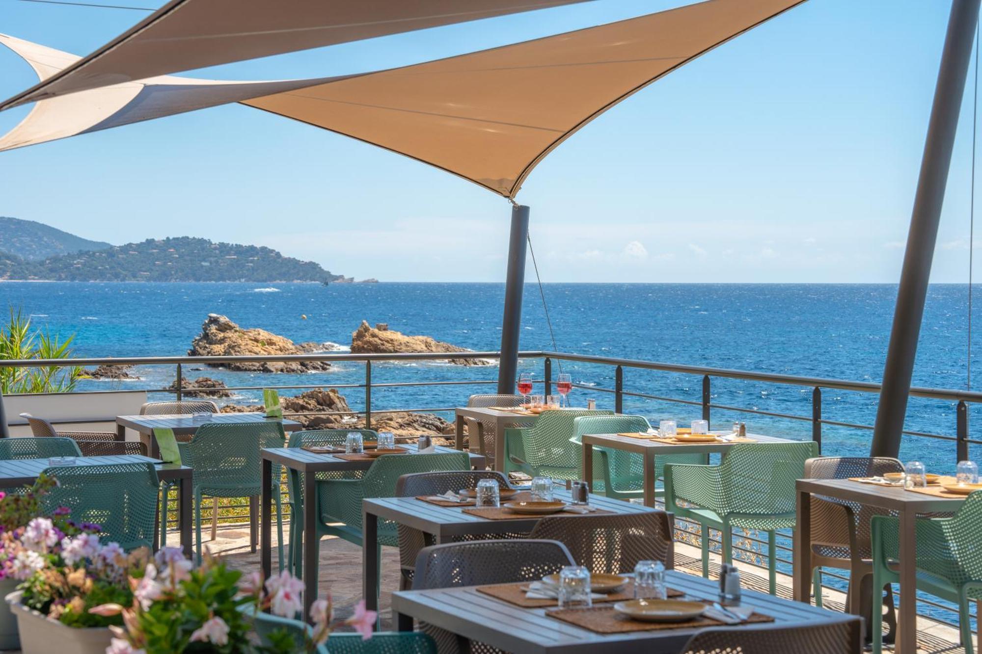 Hôtel Astria Le Lavandou Exterior foto