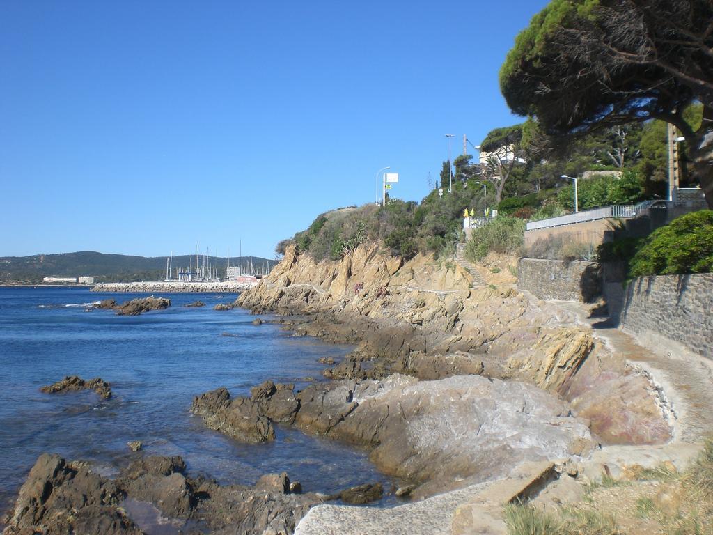 Hôtel Astria Le Lavandou Exterior foto